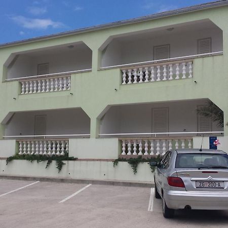 Apartments Svekric نوفاليا المظهر الخارجي الصورة