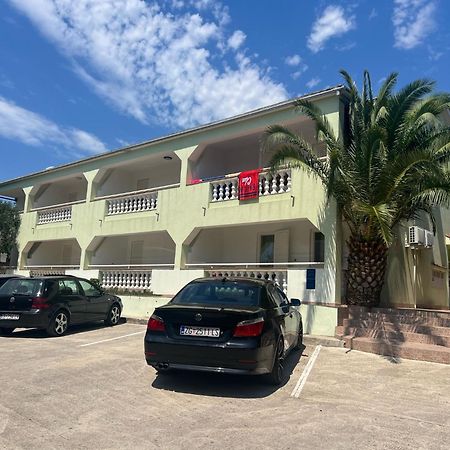 Apartments Svekric نوفاليا المظهر الخارجي الصورة