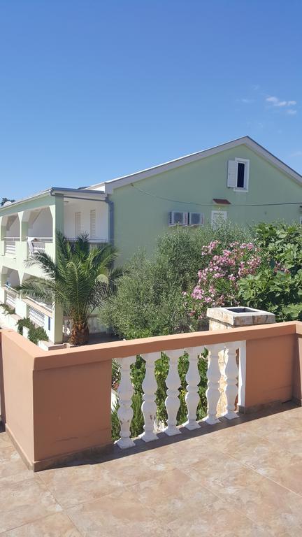 Apartments Svekric نوفاليا المظهر الخارجي الصورة
