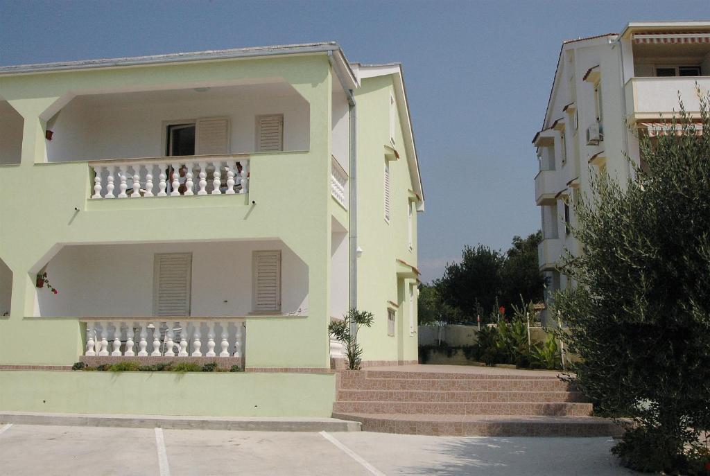 Apartments Svekric نوفاليا المظهر الخارجي الصورة